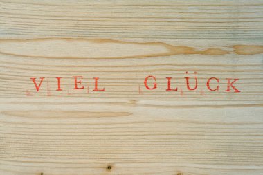 Ahşap üzerine iyi şanslar