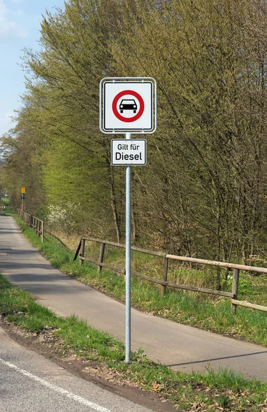 Dizel Için Alman Metinle Yasak Alman Trafik Işaretleri Dizel Sürüş — Stok fotoğraf