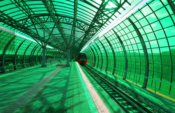 Der kleine Ring der Moskauer Eisenbahn - mcc oder mk mzd - ist eine 54,4 Kilometer lange Orbitalbahn. eröffnet 10 september 2016. delovoy tsentr bahnhof — Stockfoto
