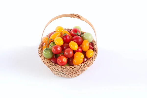 Nature morte avec des tomates de couleur différente — Photo