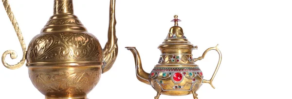 Pot en cuivre avec un ornement arabe traditionnel — Photo