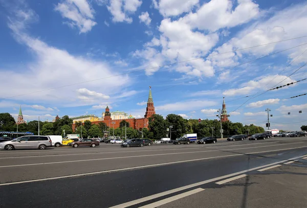 Вид на Московский Кремль в солнечный день, Россия — стоковое фото