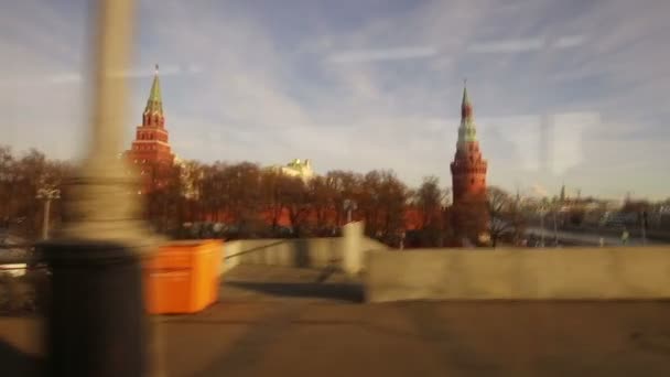Vista del Kremlin de Moscú en un día soleado, arquitectura y monumento ruso-moscovita, paisaje urbano de Moscú — Vídeos de Stock