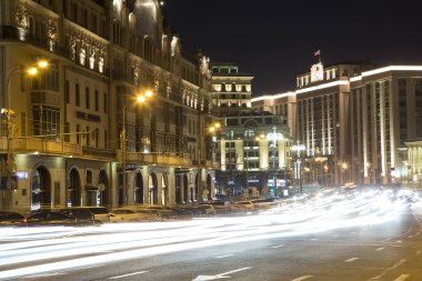 Bina, devlet Duma, Federal Meclis Rusya Federasyonu (gece). Moskova, Rusya. Okhotny Ryad Street, 1/2 bina adresidir.