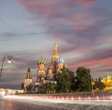 Moskova, Rusya, Kızıl Meydan, Gece Hendek 'teki (Kutsanmış Basil Tapınağı) En Kutsal Theotokos' un Şefaat Katedrali   