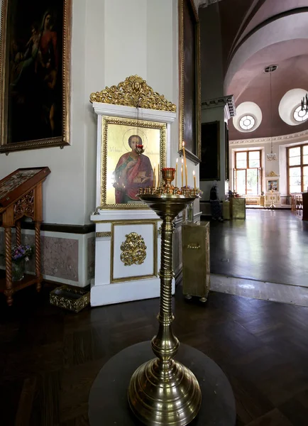 Innere orthodoxe Kirche der Gottesmutter "Freude aller, die trauern", bolshaya ordynka, moskau, russland — Stockfoto