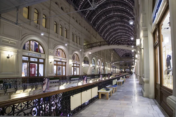 Interieur winkel gom, red square, Moskou, Russische Federatie — Stockfoto