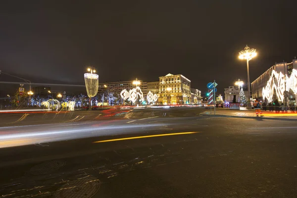 Decorazione di illuminazione di anno nuovo (Natale) della città, Tverskaya Street, Mosca. Russia — Foto Stock