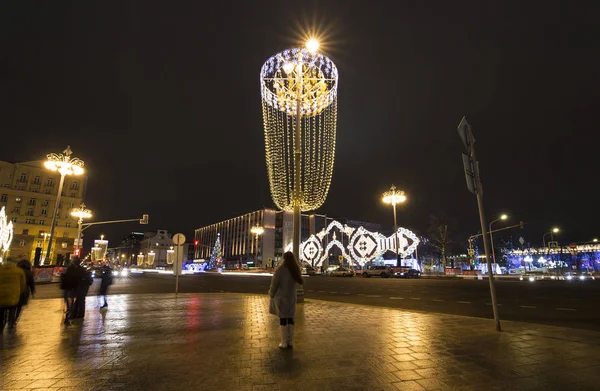 Año Nuevo (Navidad) decoración de la iluminación de la ciudad, calle Tverskaya, Moscú. Rusia —  Fotos de Stock