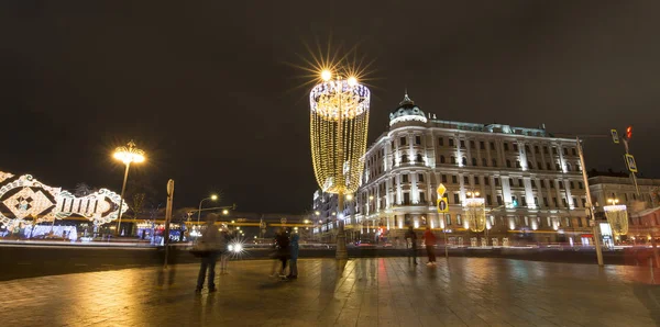 Nový rok (vánoční) dekorativní osvětlení města, Tverská ulice, Moskva. Rusko — Stock fotografie