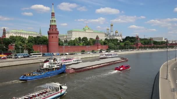 Vista del Kremlin de Moscú en un día soleado, arquitectura y monumento ruso-moscovita, paisaje urbano de Moscú — Vídeos de Stock