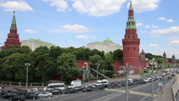 Vista del Kremlin de Moscú en un día soleado, arquitectura y monumento ruso-moscovita, paisaje urbano de Moscú — Vídeo de stock