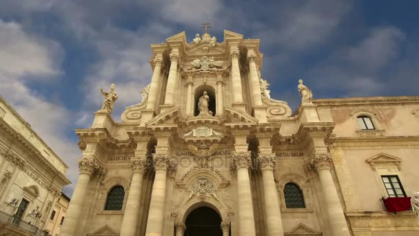 CATHEDRAL OF SYRACUSE (Siracusa, Sarausa) - исторический город Сицилии, Италия — стоковое видео