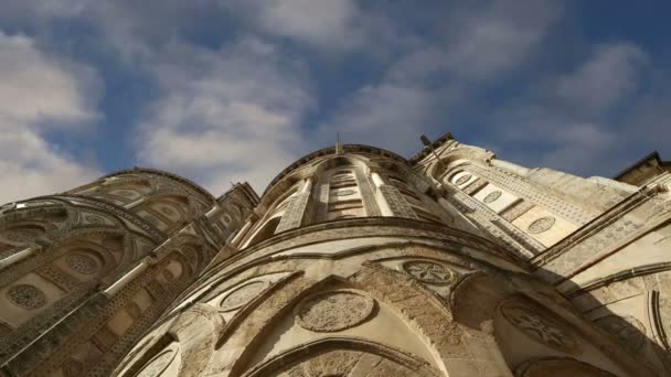 Katedralen-basilikan i monreale, är en romersk-katolska kyrkan i monreale, Sicilien, södra Italien — Stockvideo