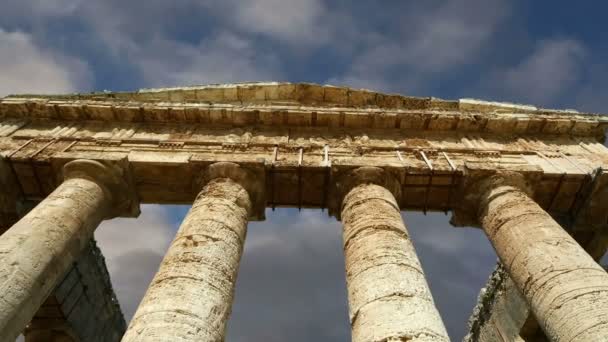 Tempio greco classico (dorico) di Segesta in Sicilia — Video Stock