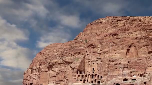 Petra, Jordania, Bliskim Wschodzie--jest to symbol Jordan, a także Jordanii najczęściej odwiedzanych atrakcji turystycznych. Petra został wpisany na listę światowego dziedzictwa UNESCO — Wideo stockowe