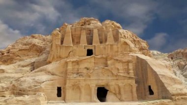 Petra, Jordan, Orta Doğu--olan sembolü Jordan, hem de Jordan'ın en çok ziyaret edilen turistik. Petra Unesco Dünya Mirası oldu