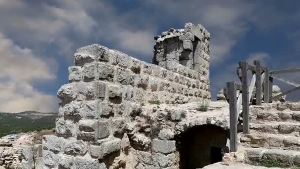 在北部的 Jordan，建于 12 世纪，中东阿杰仑阿尤布城堡 — 图库视频影像