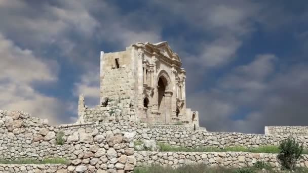 Arch Hadrianus i Gerasa (Jerash)--byggdes för att hedra besöket av kejsaren Hadrian i Jerash i 129/130 Ad, Jordan — Stockvideo