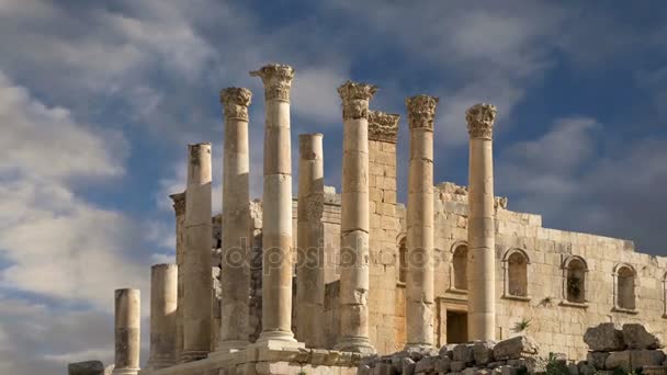 Templo de Zeus, ciudad jordana de Jerash (Gerasa de la Antigüedad), capital y ciudad más grande de la gobernación de Jerash, Jordania — Vídeos de Stock