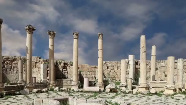 Roman ruins in the Jordanian city of Jerash (Gerasa of Antiquity), capital and largest city of Jerash Governorate, Jordan — Stock Video