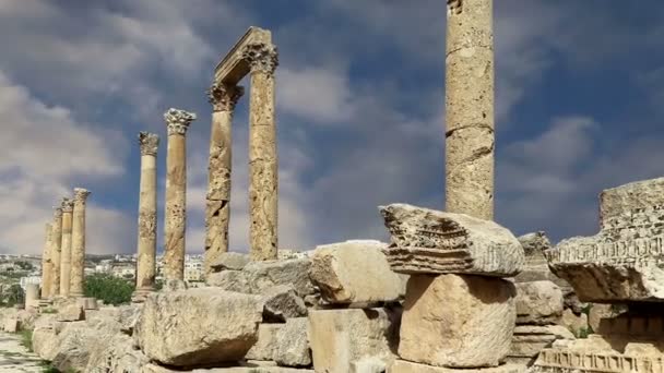 Ruinas romanas en la ciudad jordana de Jerash (Gerasa de la Antigüedad), capital y ciudad más grande de la gobernación de Jerash, Jordania — Vídeos de Stock