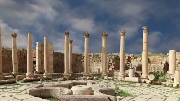 Ruinas romanas en la ciudad jordana de Jerash (Gerasa de la Antigüedad), capital y ciudad más grande de la gobernación de Jerash, Jordania — Vídeos de Stock