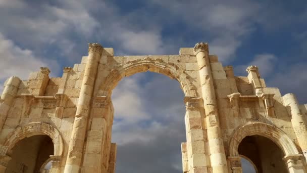 Ruinas romanas en la ciudad jordana de Jerash (Gerasa de la Antigüedad), capital y ciudad más grande de la gobernación de Jerash, Jordania — Vídeos de Stock