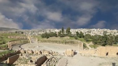 Forum (oval plaza) gerasa (jerash), jordan. Asimetrik bir plaza birinci yüzyılda inşa edilen Sütunlu Cadde başında bir forumdur   