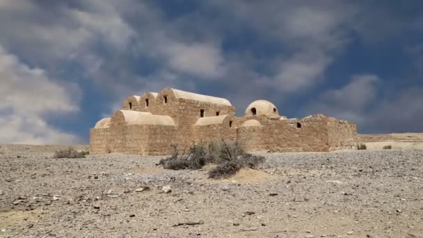 Quseir (Qasr) Castillo del desierto de Amra cerca de Ammán, Jordania. Patrimonio de la humanidad con frescos famosos . — Vídeo de stock