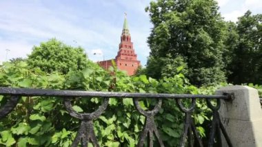 Moskova Kremlin manzarası güneşli bir günde, Rusya... Moskova mimarisi ve simgesi, Moskova şehir manzarası. 