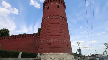 Moskova Kremlin manzarası güneşli bir günde, Rusya... Moskova mimarisi ve simgesi, Moskova şehir manzarası. 
