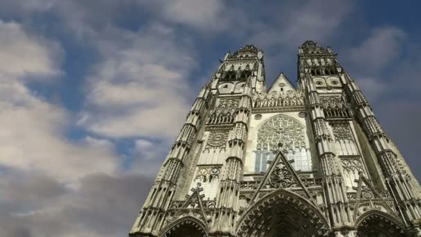 Gotiska katedralen saint gatien (byggd mellan 1170 och 1547), tours, Frankrike — Stockvideo