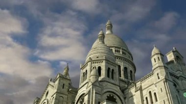 Kutsal Yürek Bazilikası, Paris, Fransa 
