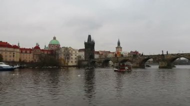  Görünüm Prag üzerinden Vltava Nehri, Çek Cumhuriyeti 