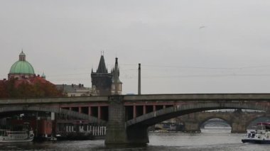  Görünüm Prag üzerinden Vltava Nehri, Çek Cumhuriyeti 