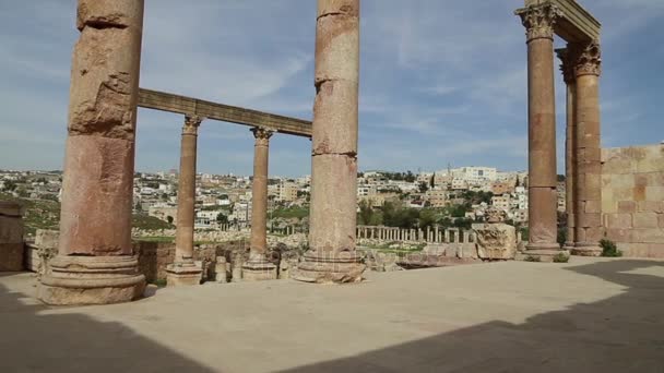 Römische Ruinen in der jordanischen Stadt jerash (Gerasa der Antike), Hauptstadt und größte Stadt des jerash Gouvernements, Jordanien — Stockvideo