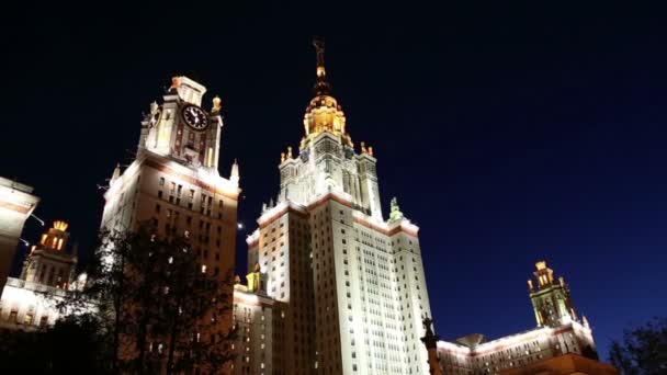 Lomonosov Moscow State University (à noite), edifício principal, Rússia — Vídeo de Stock