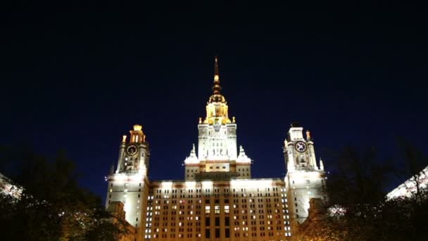 Lomonosov Moskvas statliga universitet (på natten), huvudbyggnaden, Ryssland — Stockvideo