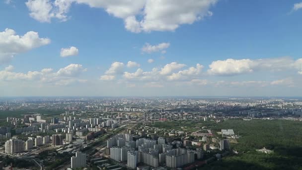 Espectacular vista aérea (340 m) de Moscú, Rusia. Vista desde la torre de televisión de Ostankino — Vídeos de Stock