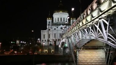  Mesih İsa Katedrali ve Patriarshy Köprüsü (gece görünümü), Moskova, Rusya Federasyonu