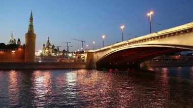 Moskova Nehri ve Kremlin (gece), Moskova, Rusya Federasyonu