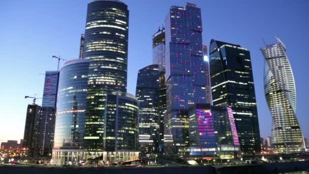 Wolkenkrabbers internationale business center (stad) op het nacht, Moskou, Rusland — Stockvideo