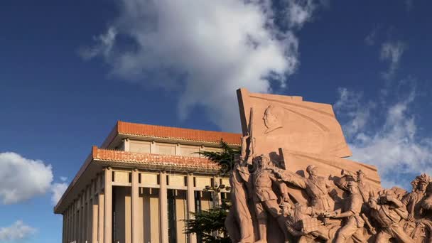 Statues révolutionnaires sur la place Tiananmen à Pékin, Chine — Video