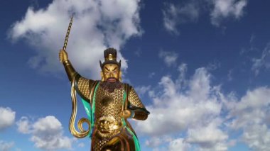 Dharmapala (dharma koruyucusu), Pekin, Çin için Budist tapınağı. Dharmapala öfkeli Tanrı türüdür. Adı Sanskritçe, olarak da bilinen La (Dharma savunucularının Dharma Defender'da anlamına gelir.)   