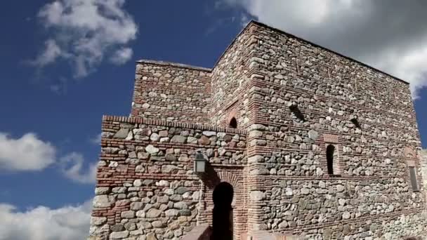 Castello di Alcazaba sul monte Gibralfaro. Malaga, Andalusia, Spagna. Il luogo è dichiarato Patrimonio dell'Umanità dall'UNESCO — Video Stock