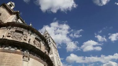 Seville--bkz: Andalusia, İspanya Saint Mary Katedrali--Katedrali dünyanın üçüncü büyük kilise ve tamamlanma içinde 1500 o zaman yapıldı dünyanın en büyük.