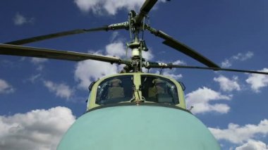 rotor ve modern askeri helikopterler closeup gövde bölümü detayları 