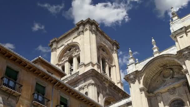 Catedral de Granada (Catedral da Encarnação) em estilo gótico e renascentista espanhol, Andaluzia, Espanha — Vídeo de Stock