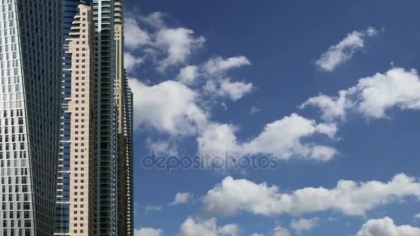 Rascacielos modernos, Dubai Marina, Dubai, Emiratos Árabes Unidos — Vídeos de Stock